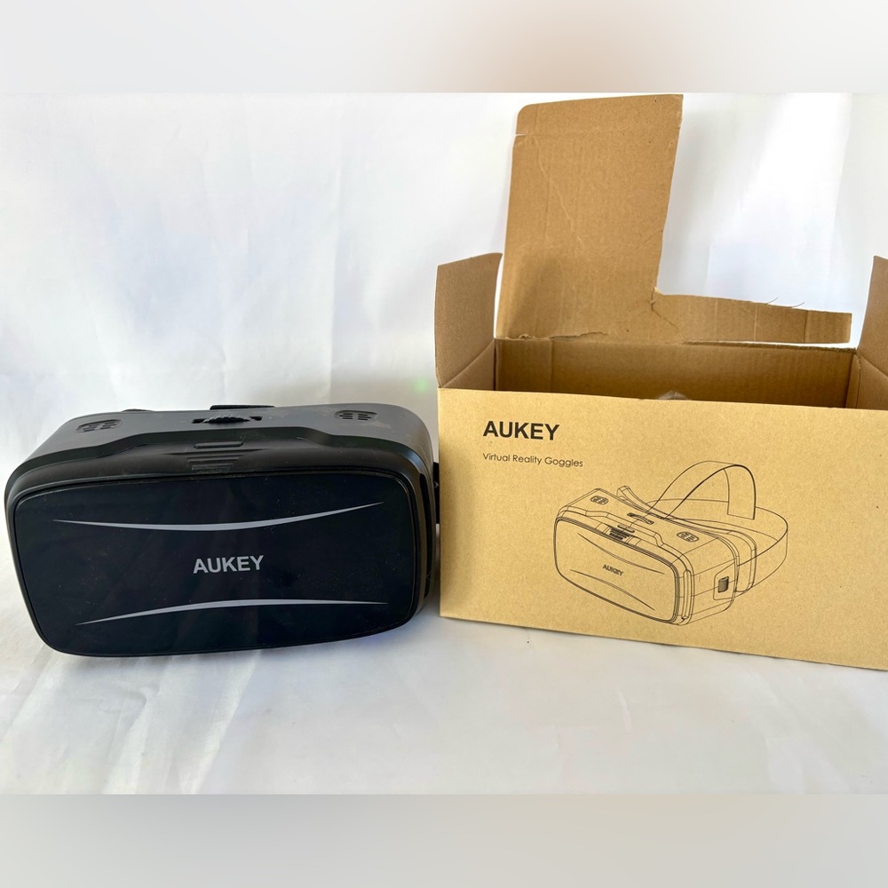 AUKEY VISION VR Headset Virtual Reality 3D Glasses for Iphone & Android 4.7–5.2”